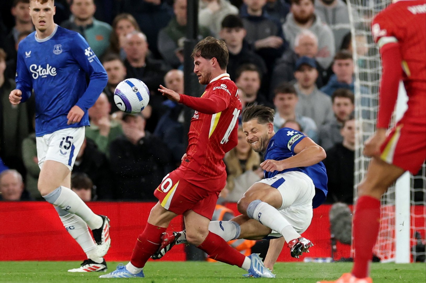 免费在线观看英超高清直播_(英超直播在线观看360cctv)