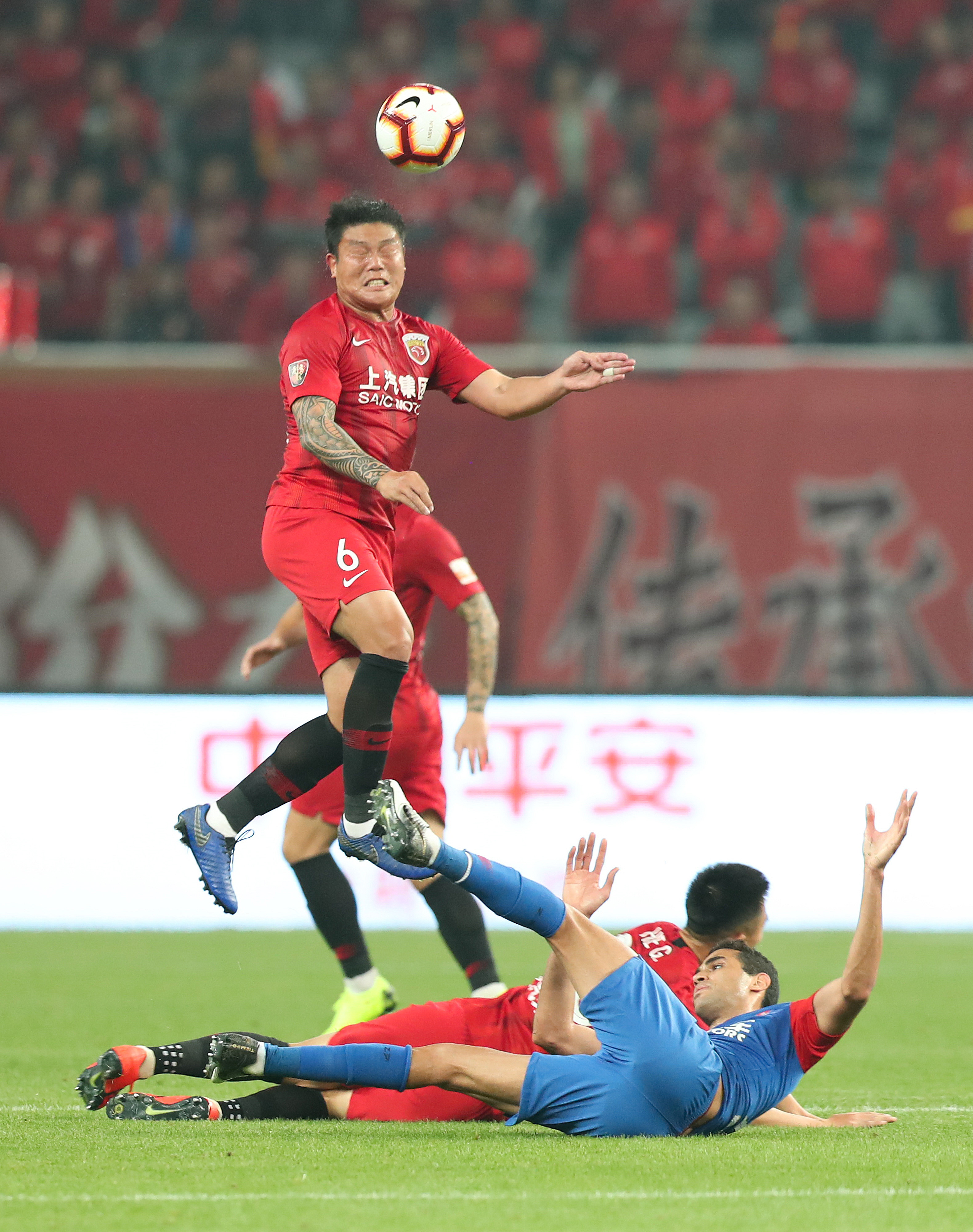 今日上海上港足球比赛_(今天足球上海上港哪有直播?)