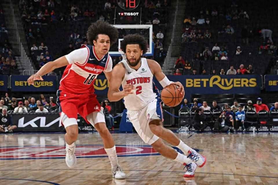 NBA杯活塞客场125-107大胜篮网坎宁安34+10杜伦30+11的简单介绍  第2张