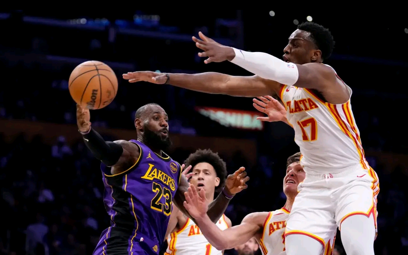 关于湖人在本赛季造成对手进攻犯规上领跑联盟达到9次的信息 第1张 关于湖人在本赛季造成对手进攻犯规上领跑联盟达到9次的信息 第1张