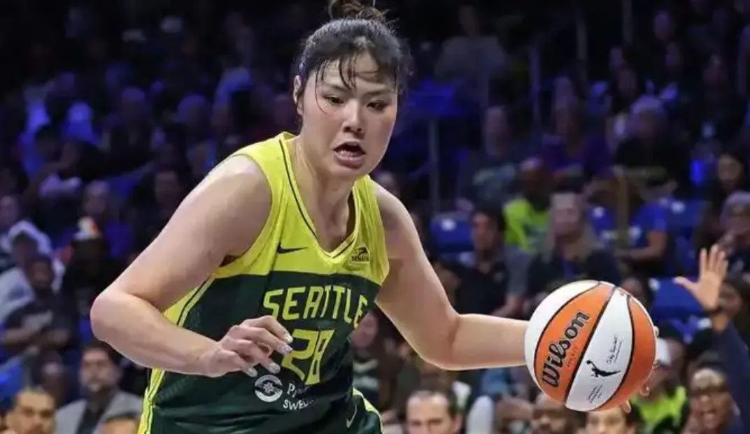 李月汝申请交易原因曝光出场时间遭限制的简单介绍  第1张