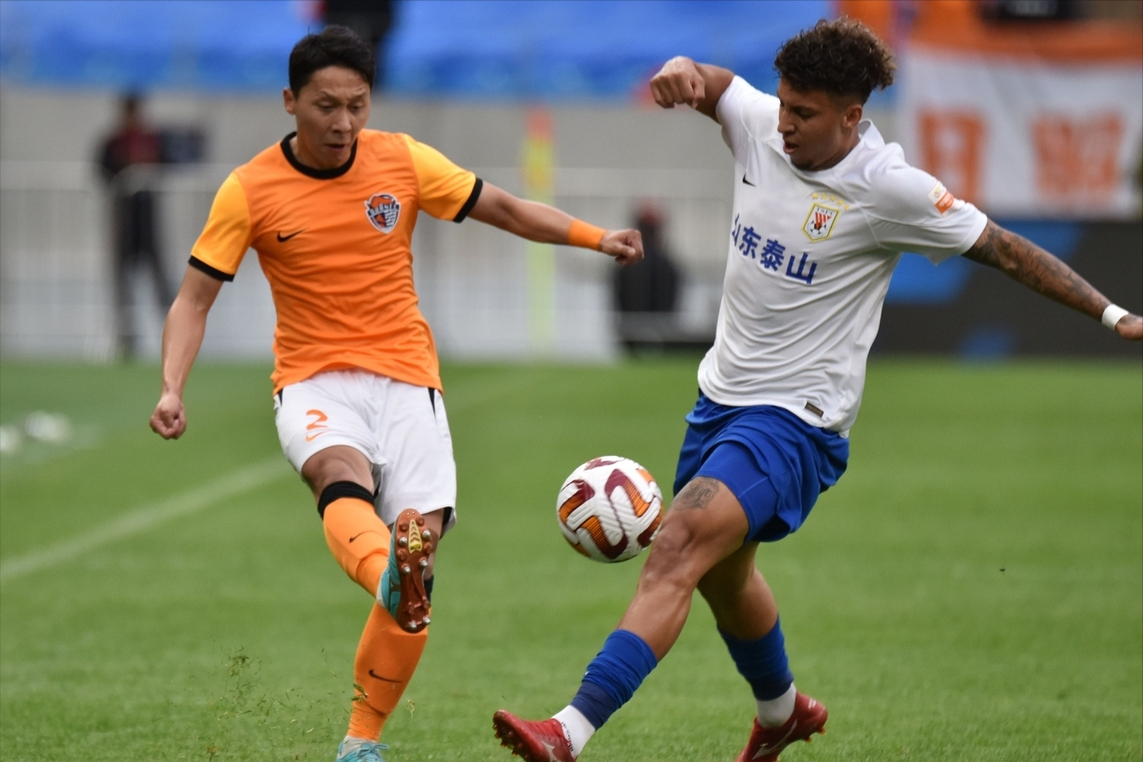 关于中超深圳新鹏城1-3山东泰山李小恒、卡扎破门王彤建功的信息