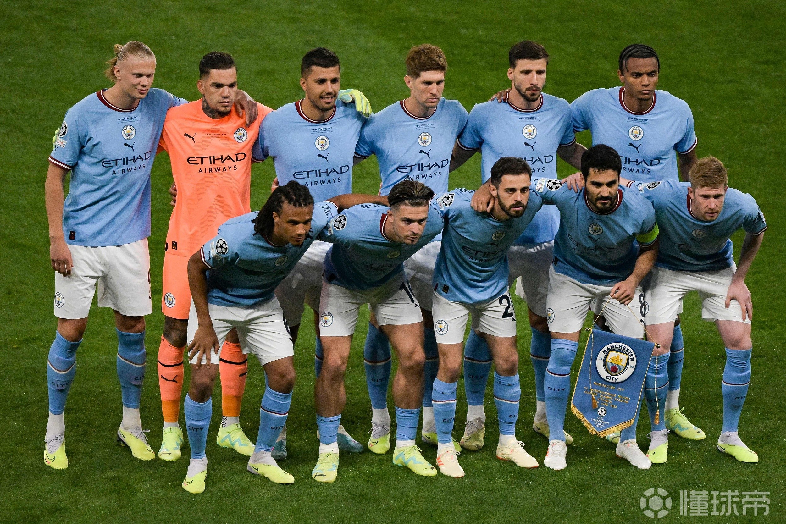 特拉福德将竞争曼城主力门将位置埃德森继续占据首发的简单介绍  第1张