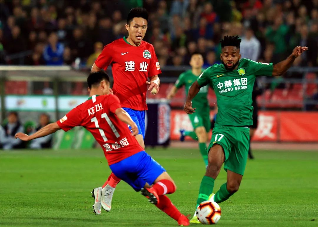 包含VAR将引入第二张黄牌审查机制以减少误判案例的词条  第1张