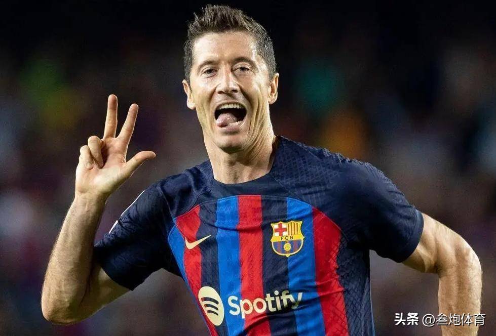 包含沙特球队关注莱万目前与巴萨合同仅剩1年的词条