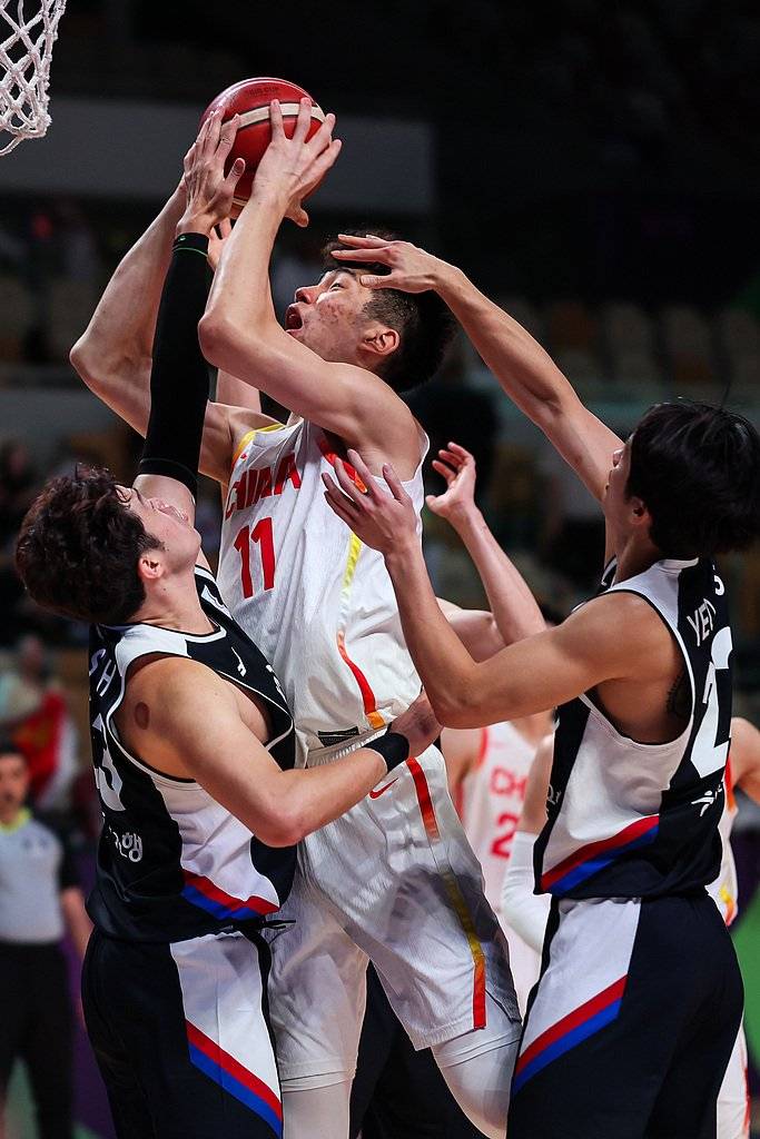 亚洲杯中国男篮79-71战胜韩国男篮晋级四强胡金秋23+11王俊杰21+8的简单介绍  第1张