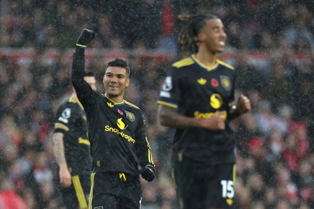 包含曼联有意与卡塞米罗续约球员的高薪可能成为限制的词条