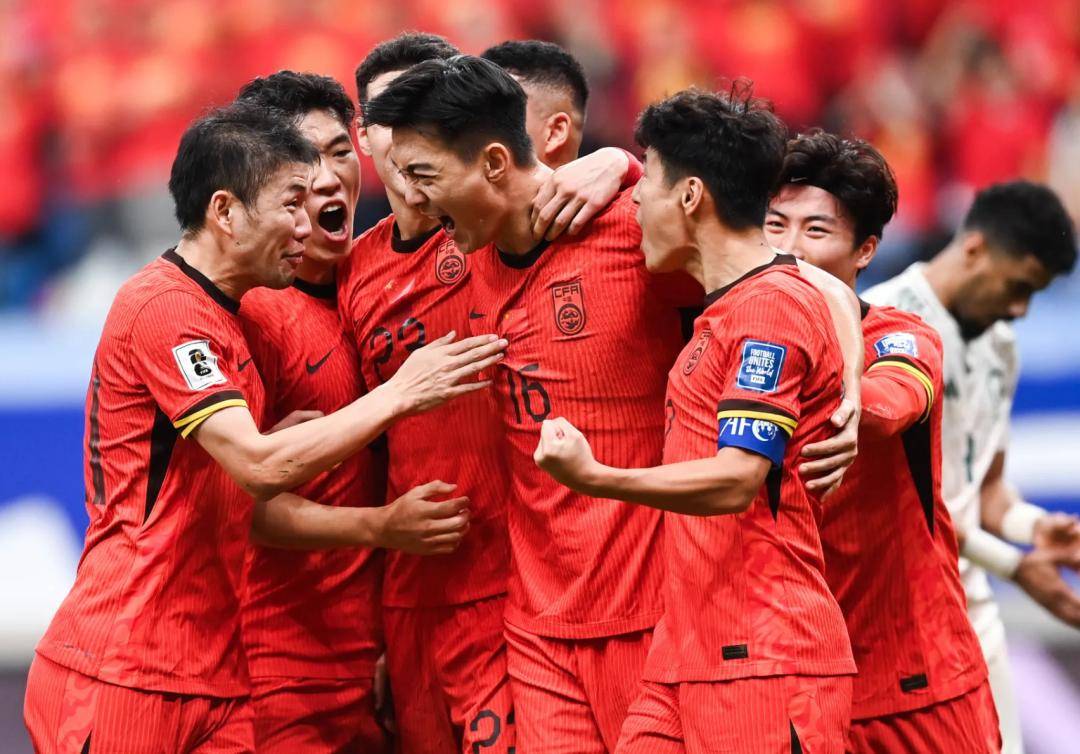 曝久尔杰维奇用PPT展示集训计划国足备战东亚杯的简单介绍  第1张