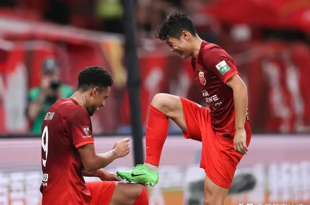 包含中超浙江队2-2上海海港加布里埃尔传射建功弗兰克头球绝平的词条  第2张