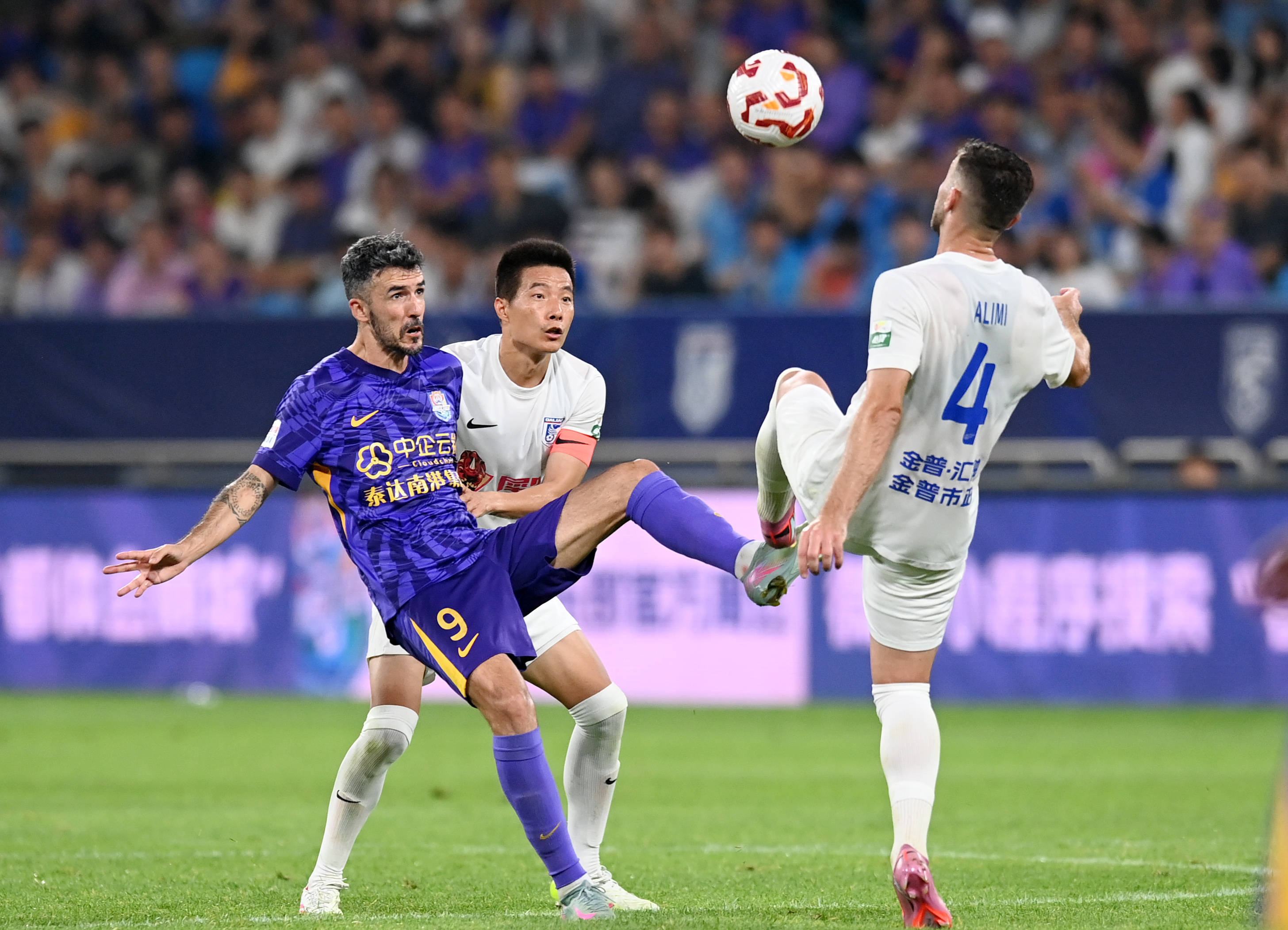 中超山东泰山2-1天津津门虎卡扎破门泽卡头球建功的简单介绍