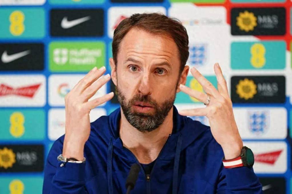 关于索斯盖特担任BBC节目主持人离开英格兰后迎来新工作的信息  第1张