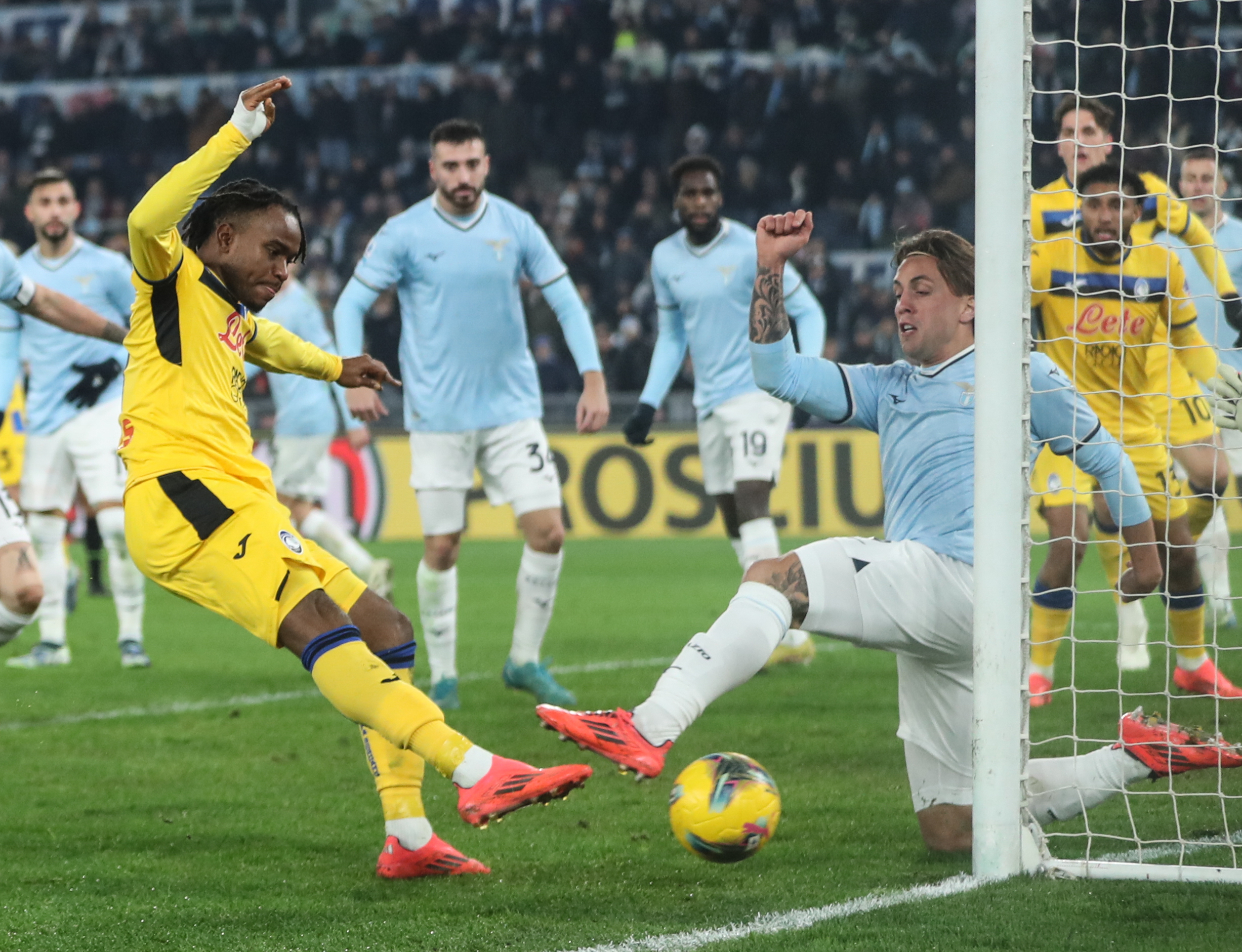 意甲科莫VS热那亚足球比赛预测与推荐热那亚新赛季一球未进的简单介绍