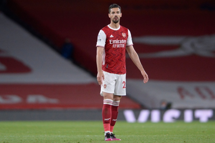 包含曝罗马有意利昂-贝利提出租借附带买断条款的方案的词条  第1张