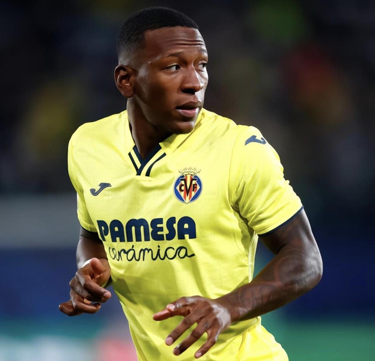 AC米兰报价埃斯图皮尼安球员愿意加盟球队的简单介绍  第1张