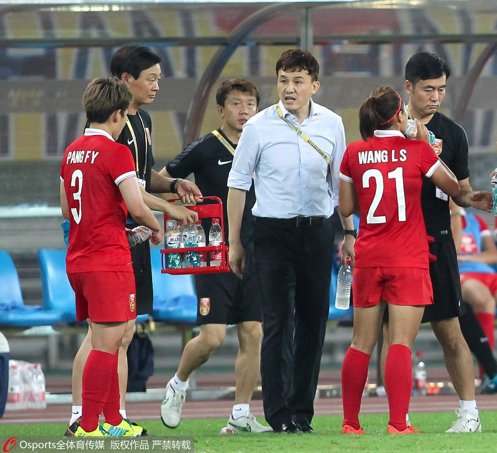 东亚杯举行赛前新闻发布会久尔科维奇张玉宁出席的简单介绍  第2张