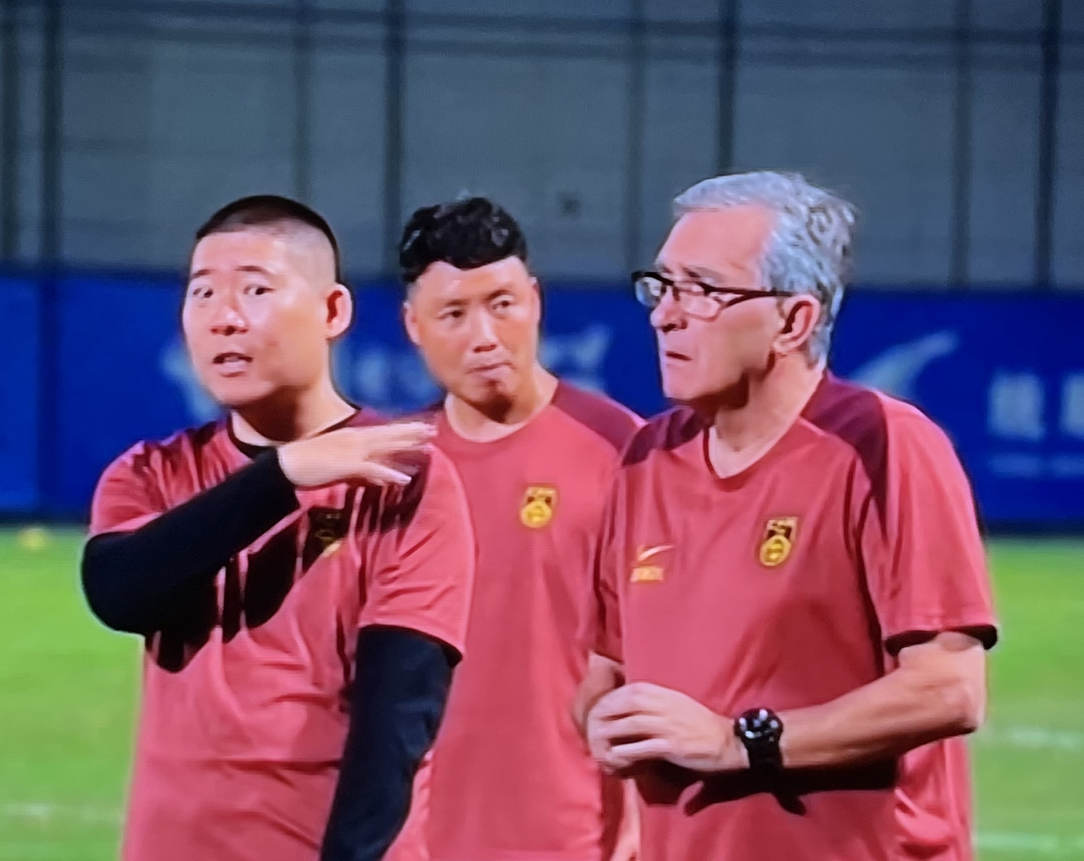 国足选帅风向突变转向本土教练 第2张 国足选帅风向突变转向本土教练 第2张