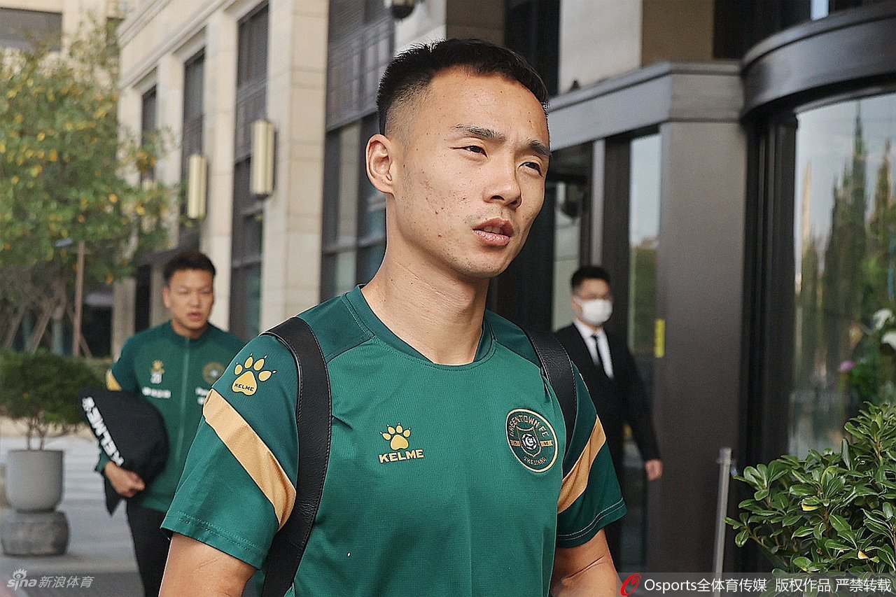 关于曝阿兰近期回青岛参加热身赛还将参加退役仪式的信息 第1张 关于曝阿兰近期回青岛参加热身赛还将参加退役仪式的信息 第1张