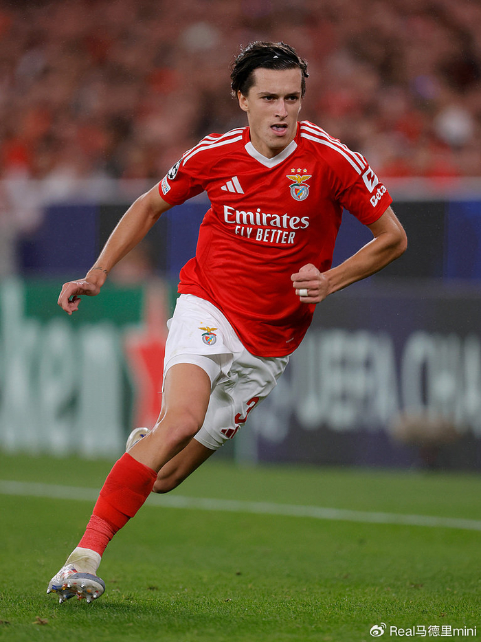 22岁卡雷拉斯身价左后卫第3暴涨至5000万欧的简单介绍  第2张