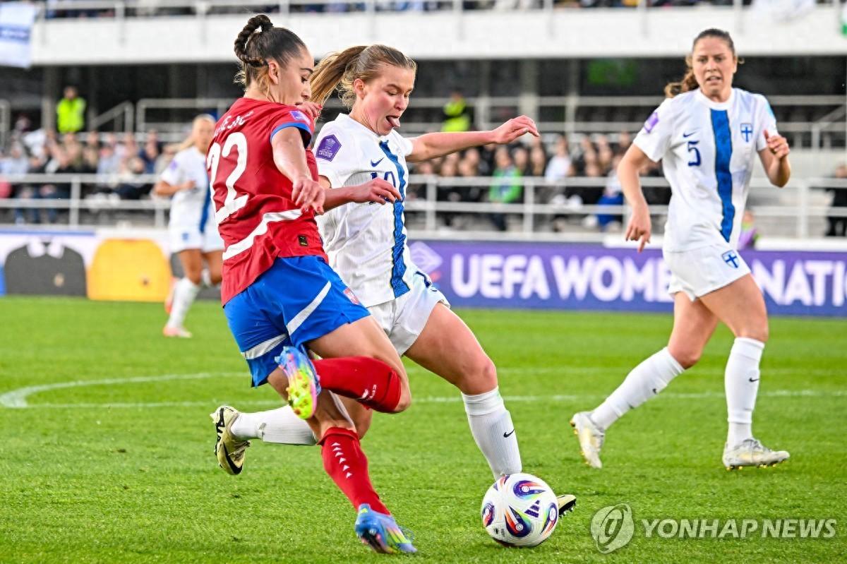 关于欧国联决赛球迷从看台坠落欧足联证实该球迷已经去世的信息 第2张 关于欧国联决赛球迷从看台坠落欧足联证实该球迷已经去世的信息 第2张