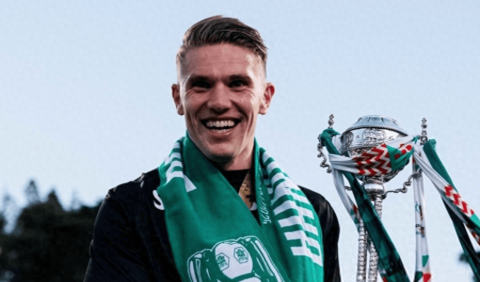 包含哲凯赖什倾向加盟阿森纳球员预计拒绝曼联的词条