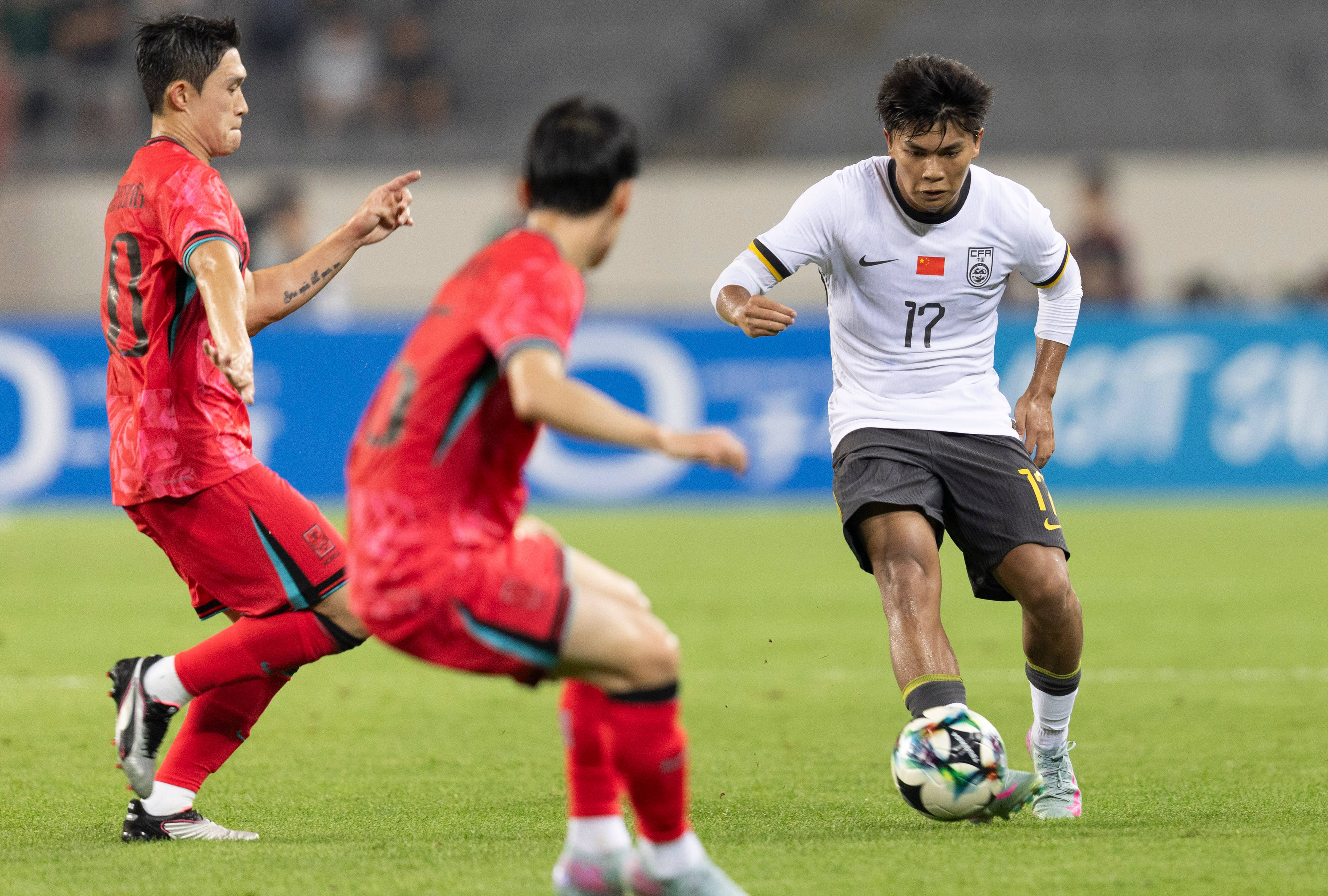 国足承受较大压力中国男足将迎东亚杯最后一场比赛的简单介绍