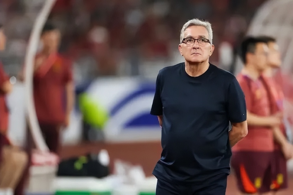 伊万否认批评中国足协和球员与足协的合同自动终止的简单介绍