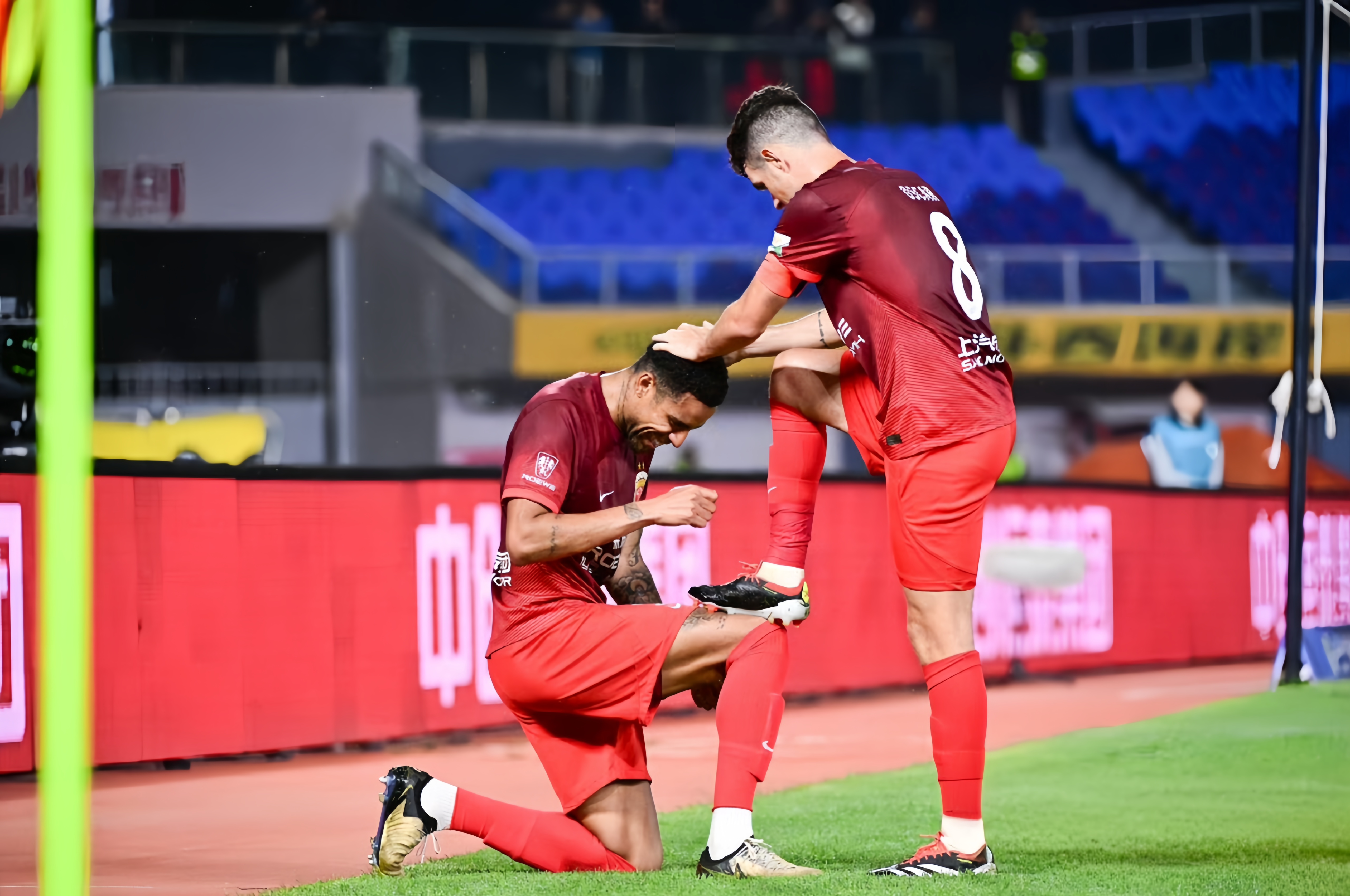 包含曝波尔图门将迪奥戈受伤无缘世俱杯的词条