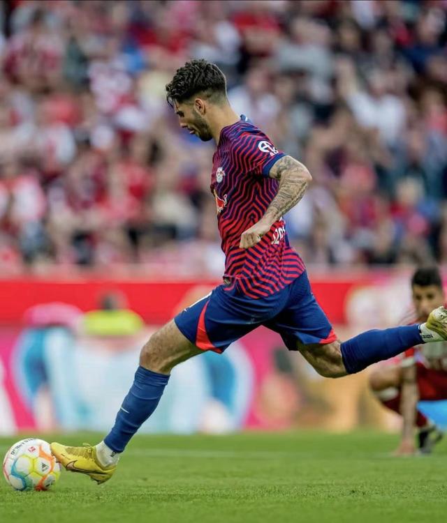 关于阿森纳与莱比锡仍在谢什科转会费有分歧交易陷入停滞的信息